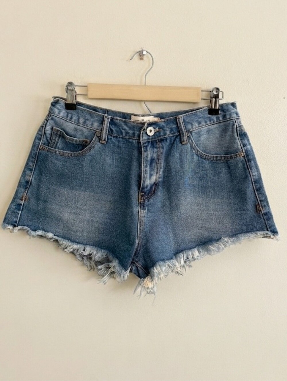 Umgee High-Rise Denim Shorts Size 5 Raw Frayed Hem